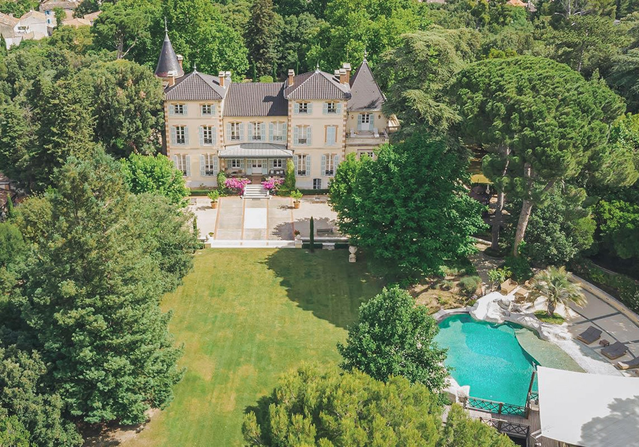 Château de Marseille Luxury Holiday Villa Rental