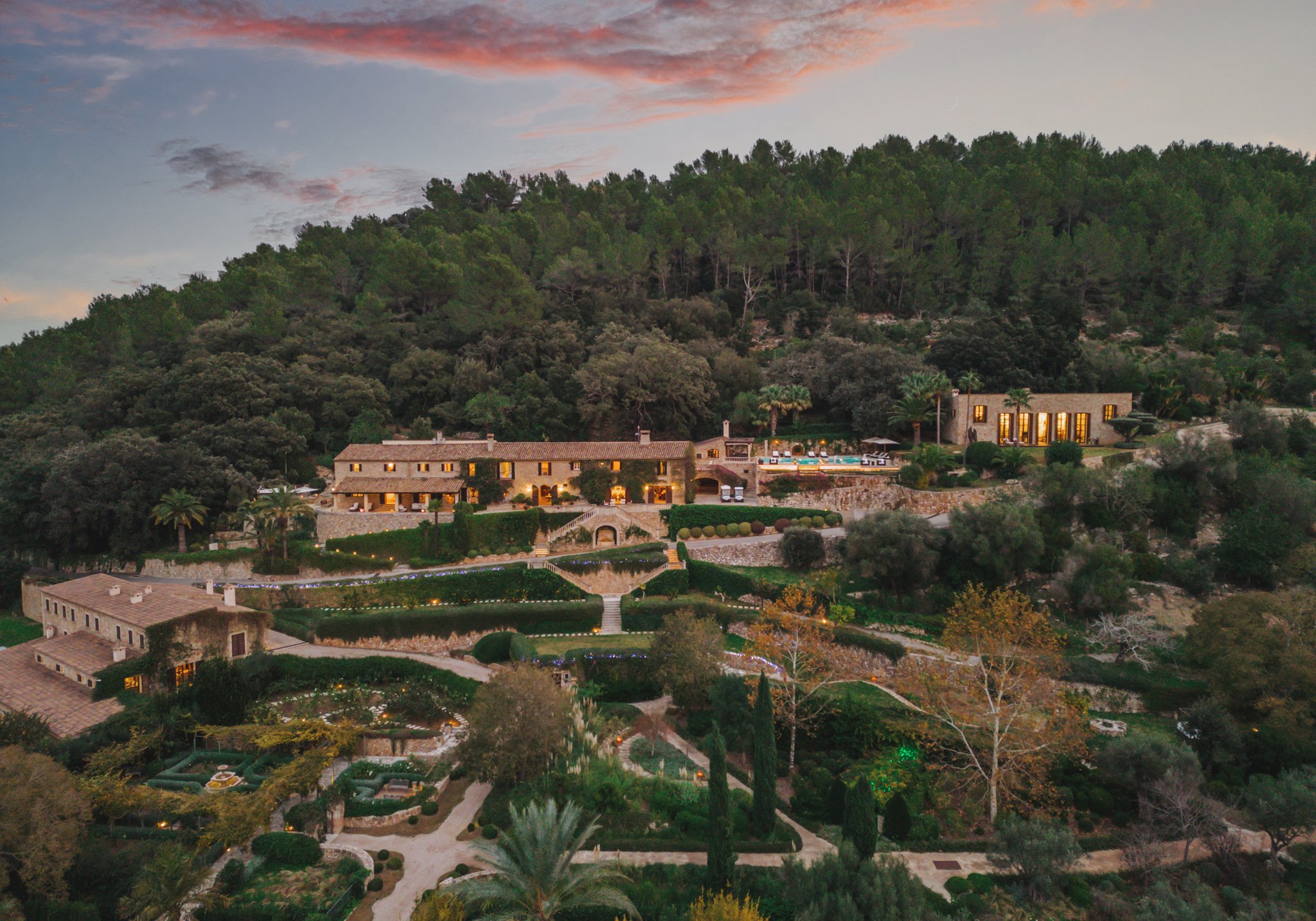 Almond Estate Mallorca Luxury Holiday Villa Rental