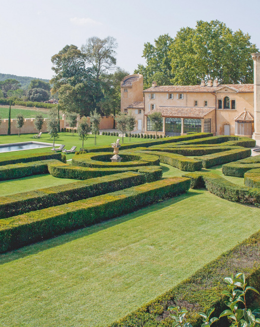 3-Provence-luxury-chateau-rental-gardens-PR1008.jpg