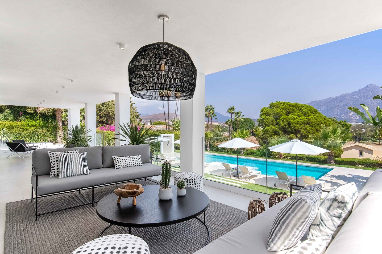 Costa-del-sol-marbella-luxury-holiday-villa-rentals.jpg