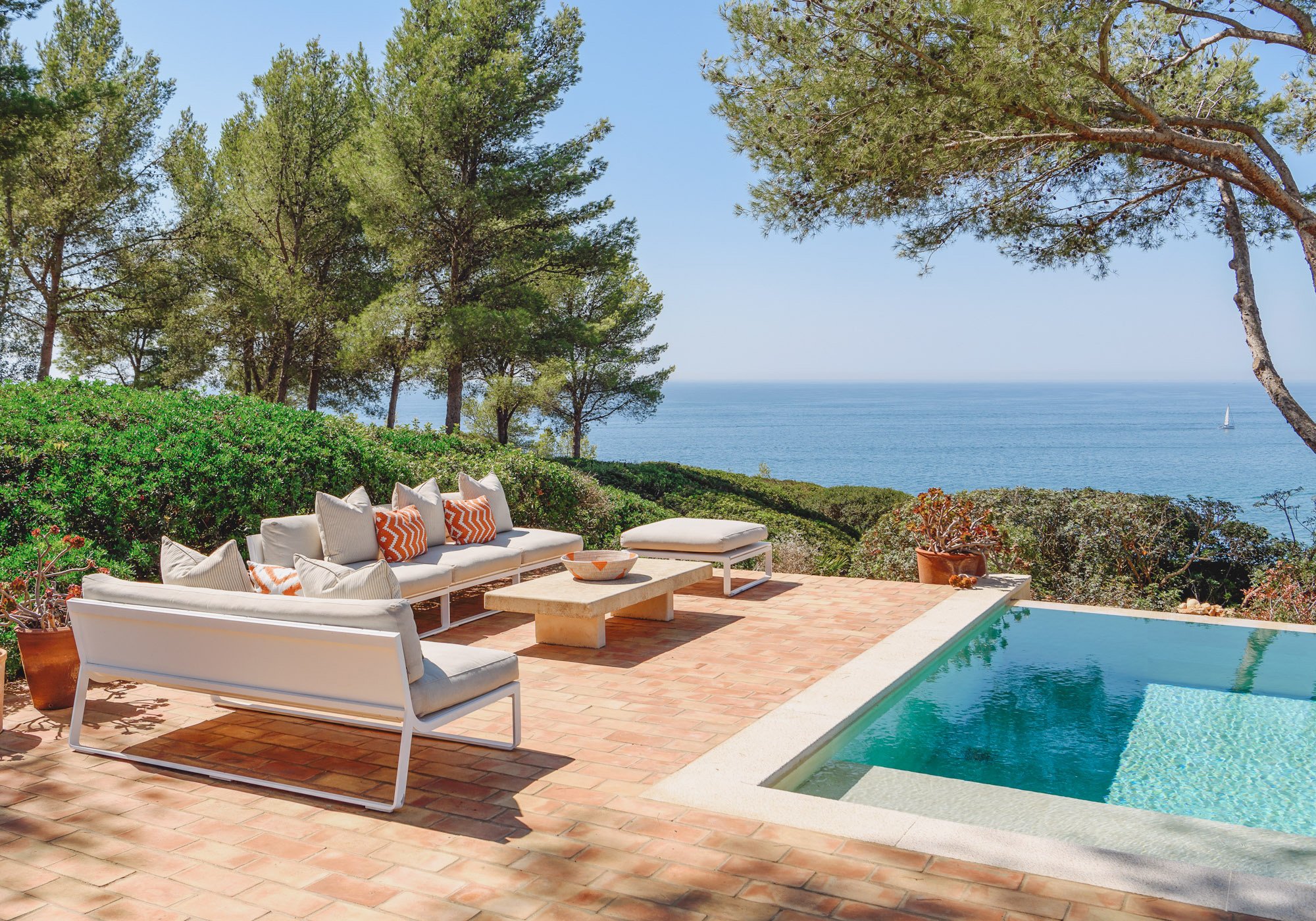 4-Portugal-Algarve-luxury-villas-rental-outdoor-lounge-AGV1001.jpg