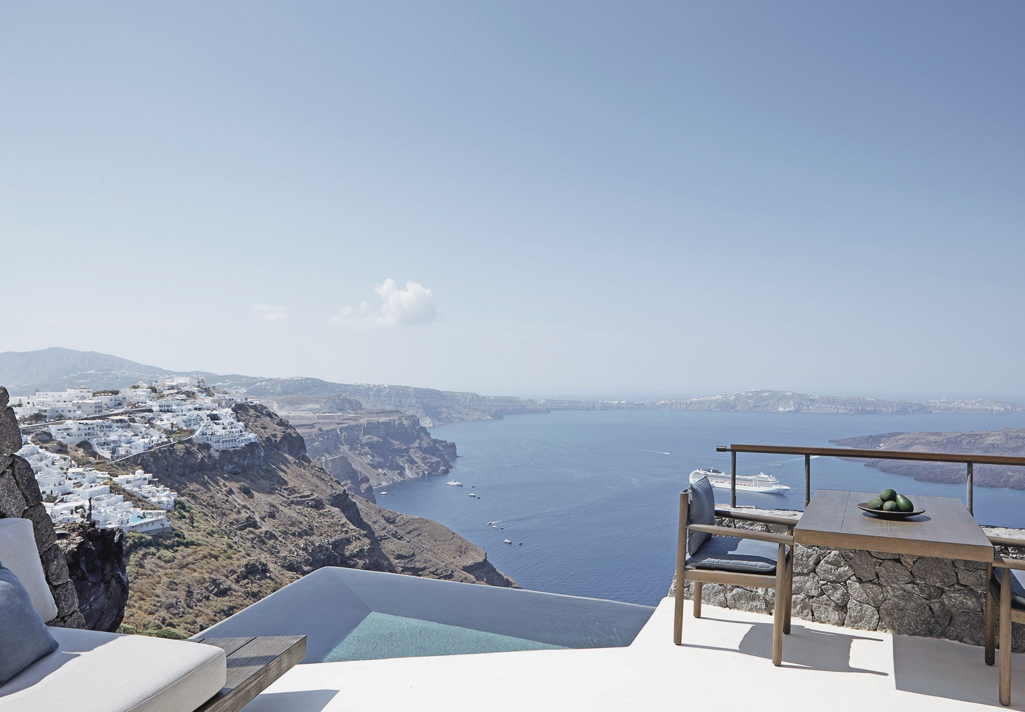Santorini-luxury-couple-getaway-private-pool-STR1003