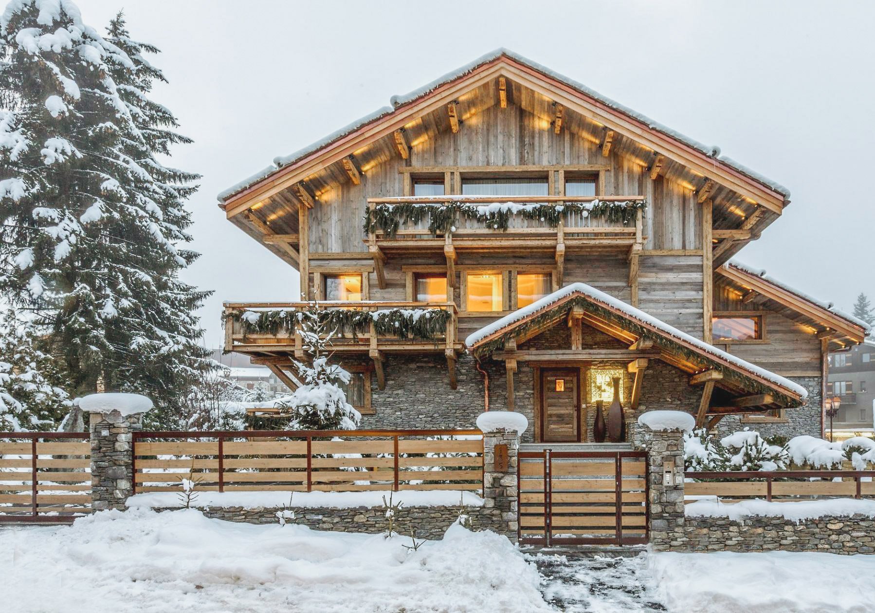 Luxury-holiday-chalet-walking-distance-to-megeve-town