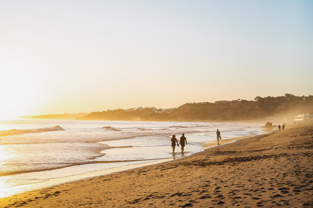 falesia-beach-sunset-algarve-portugal-best-beaches