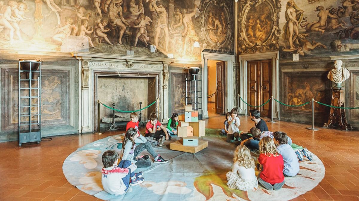 Bambini-a-Palazzo-Vecchio-Feel-Florence