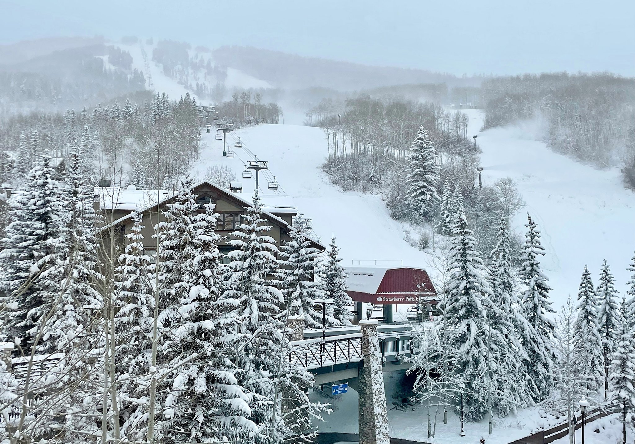 Sunshine-chalet_Vail_exterior_winter_1.jpg