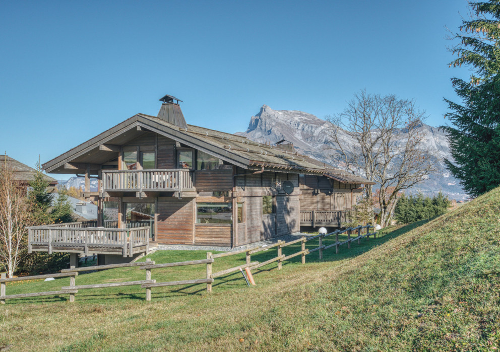 Demi-Lune Chalet Megève Luxury Holiday chalet Rental